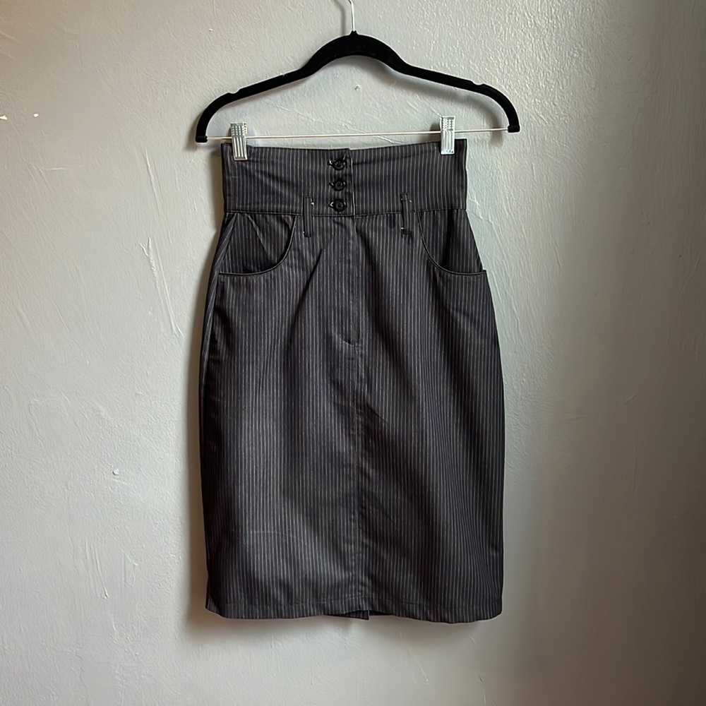 Orsay pinstripped high-wasted skirt - size S